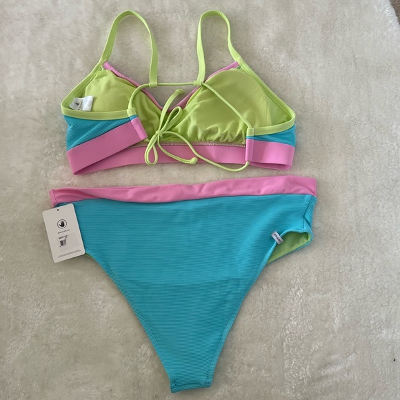 Body Glove Bikini Top and Bottom - Picture 3 of 4